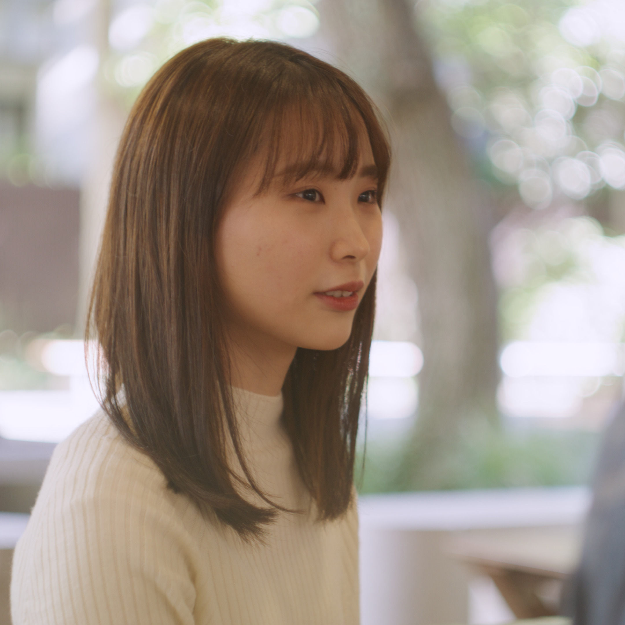 JS　オッパイ　自撮り あの日の衝撃を胸に刻んで、文学の観点から私が紐解く人種差別。｜上智大学