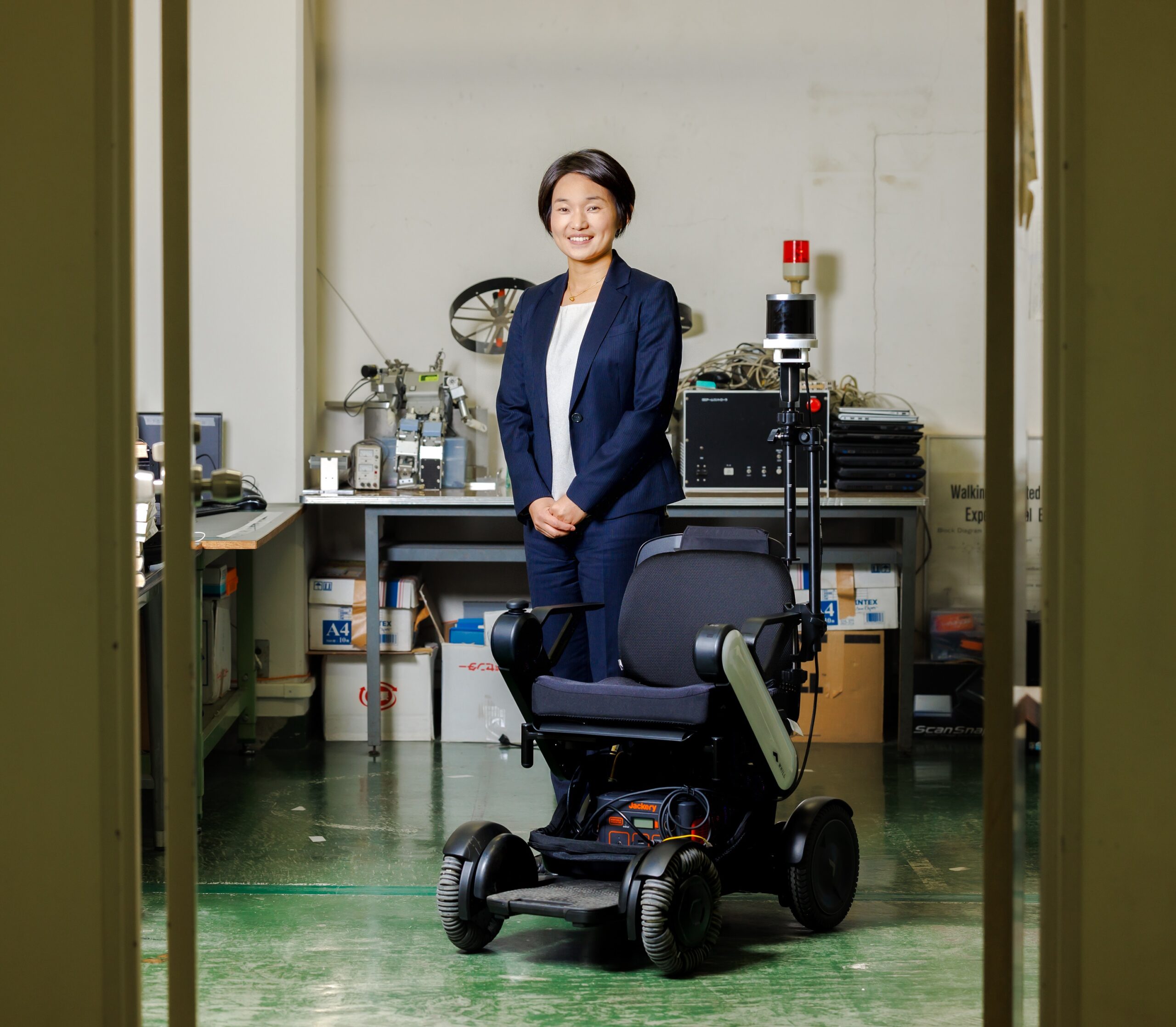 ロボットの自律走行や自動車の挙動制御を応用して社会に貢献したい
