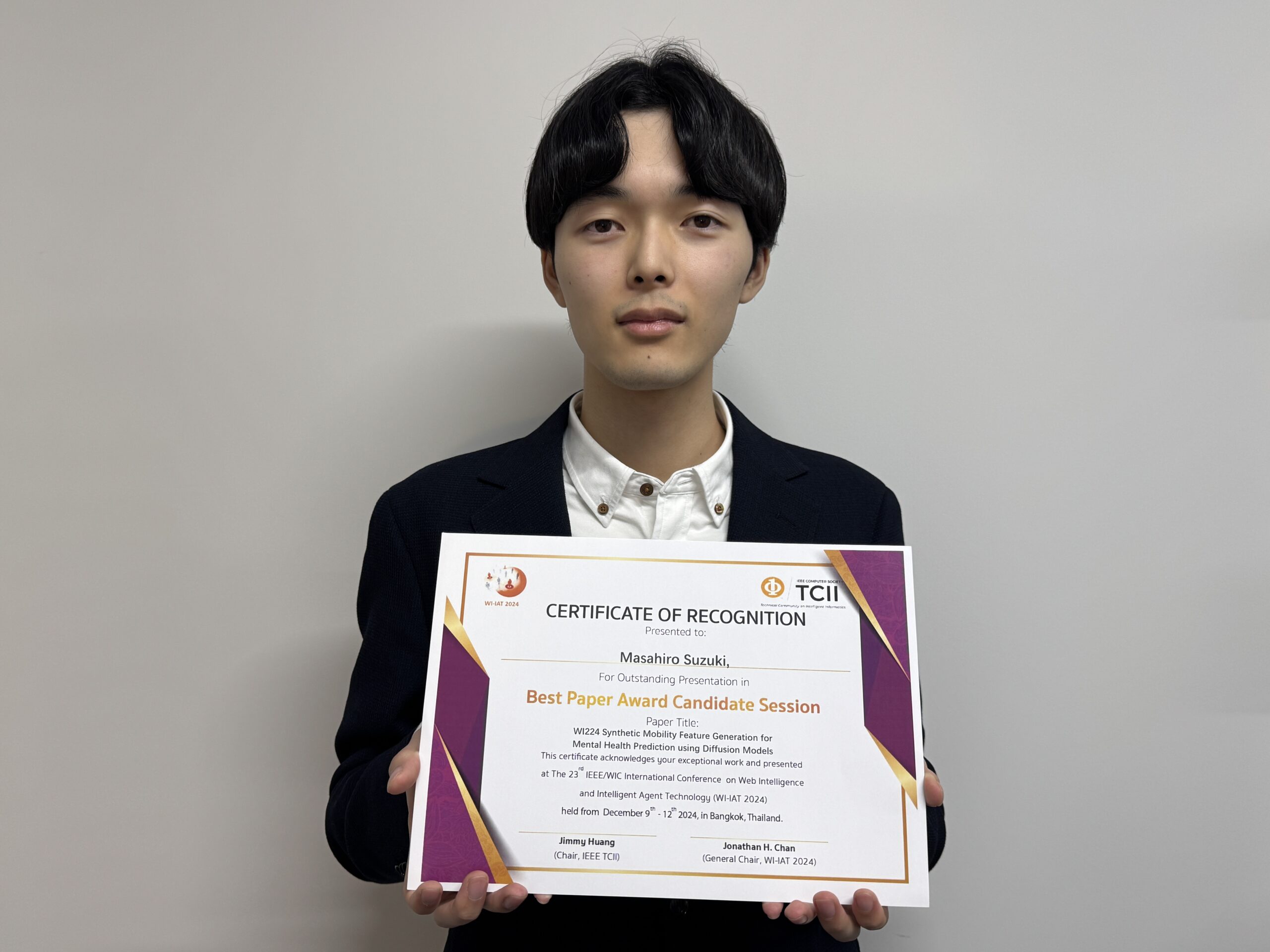ファッション 応用データサイエンス学位プログラム修士2年の鈴木 維浩さんが アート・デザイン・音楽