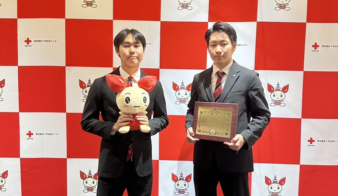 体育会サッカー部が日本赤十字社の金色有功章を受章しました｜上智大学