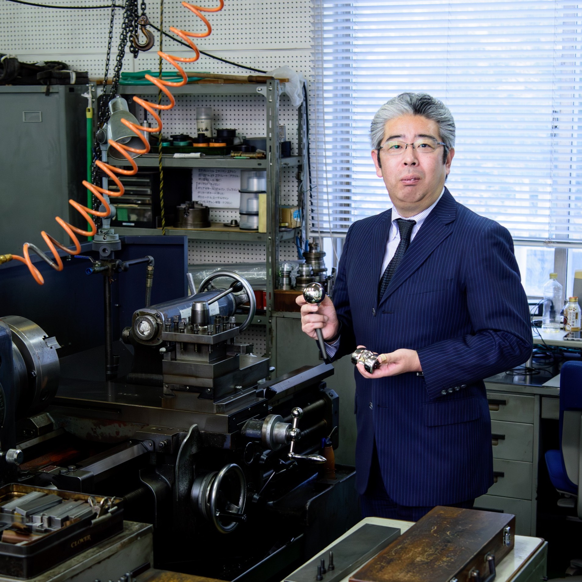 より安全な素材で、耐用年数の長い人工関節を開発して医療に貢献したい