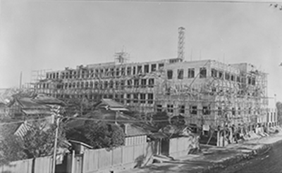 建設中の1号館の古い写真