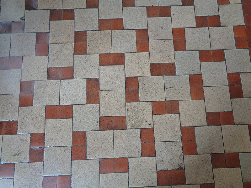 2階廊下のタイル模様