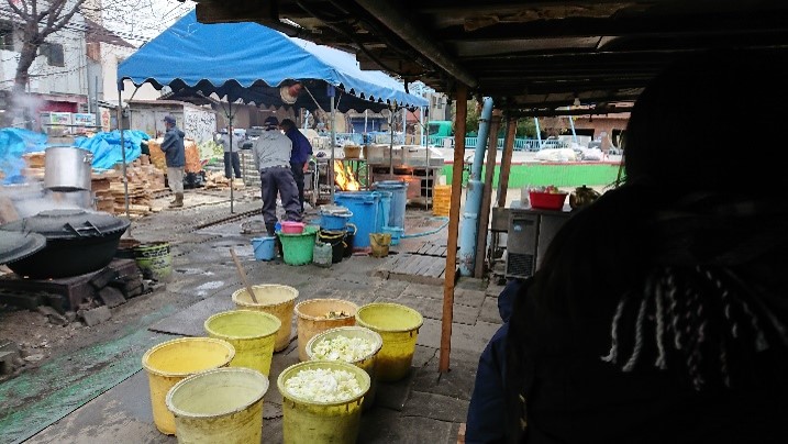 上智福岡が行う大名町教会（福岡県福岡市）などでの炊き出しボランティアの様子2