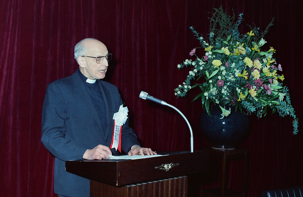 Father Arrupe visiting Sophia University (April 1971)